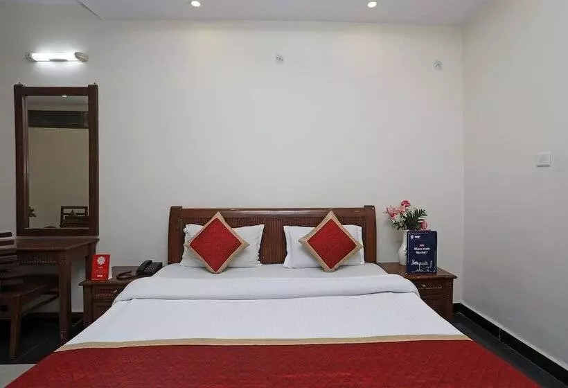 Hotel Capital O 14451 The Residency