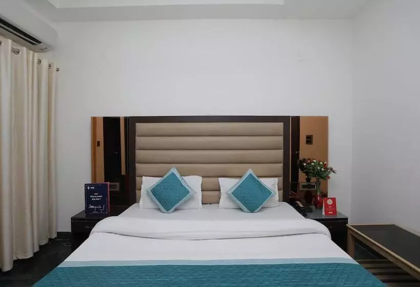 Hotel Capital O 14451 The Residency