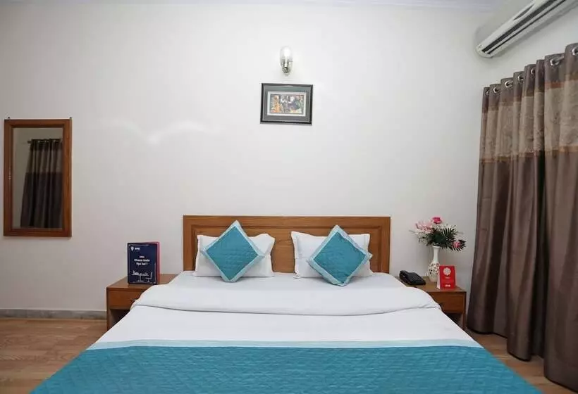 Hotel Capital O 14451 The Residency