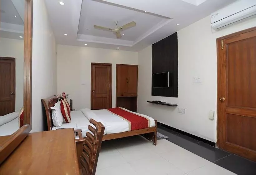 Hotel Capital O 14451 The Residency