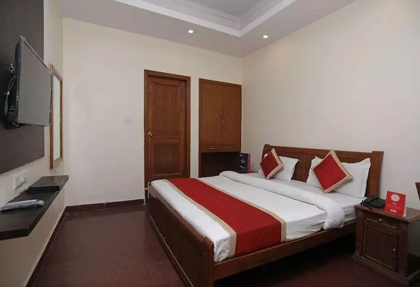 Hotel Capital O 14451 The Residency