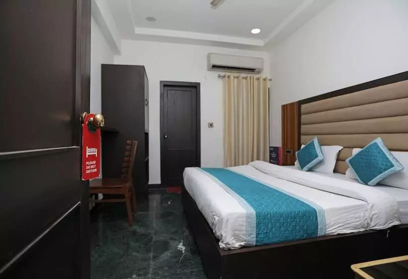Hotel Capital O 14451 The Residency