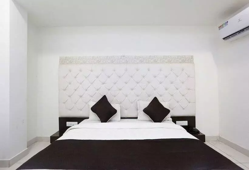 هتل Central Grand By Oyo Rooms