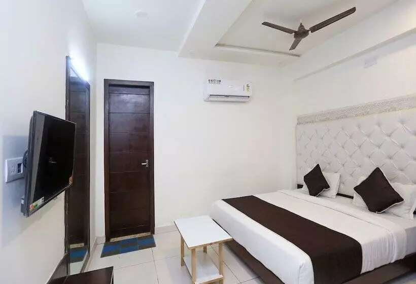 هتل Central Grand By Oyo Rooms