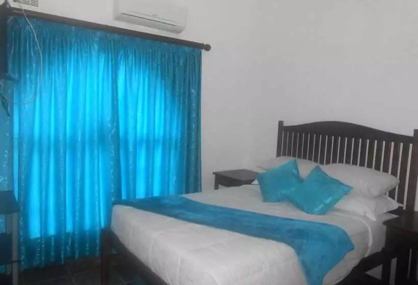 هتل Natal Mahogany