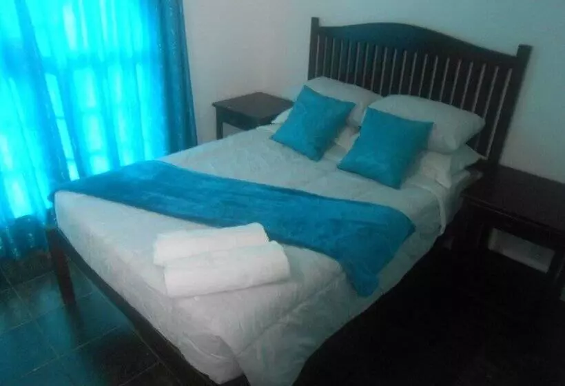 هتل Natal Mahogany