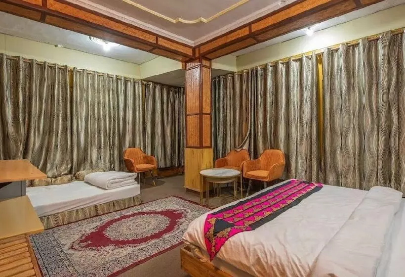 ホテル Robinsson Palace