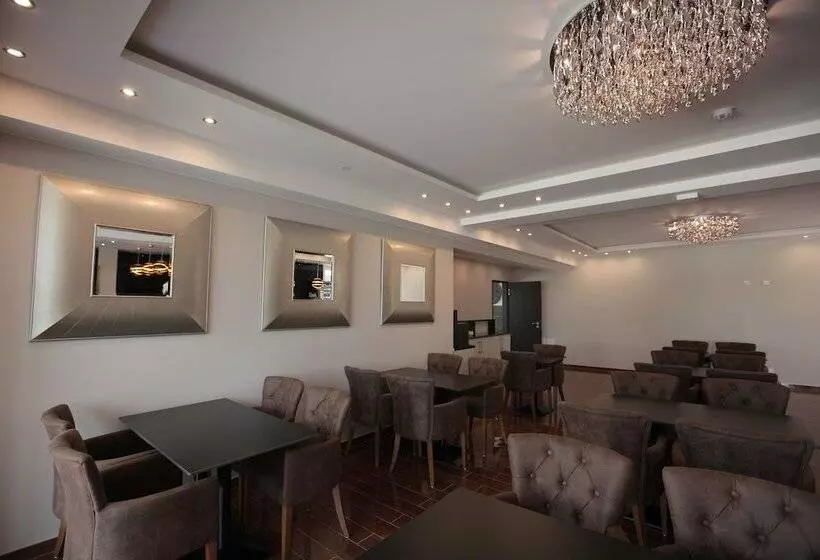 Hotelli Starton Am Ingolstadt Village