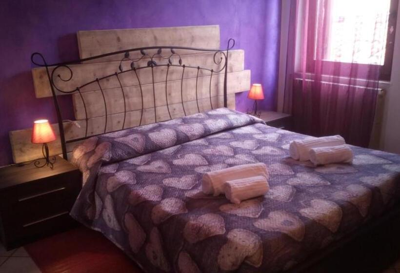 Marconi Rooms And Apartments