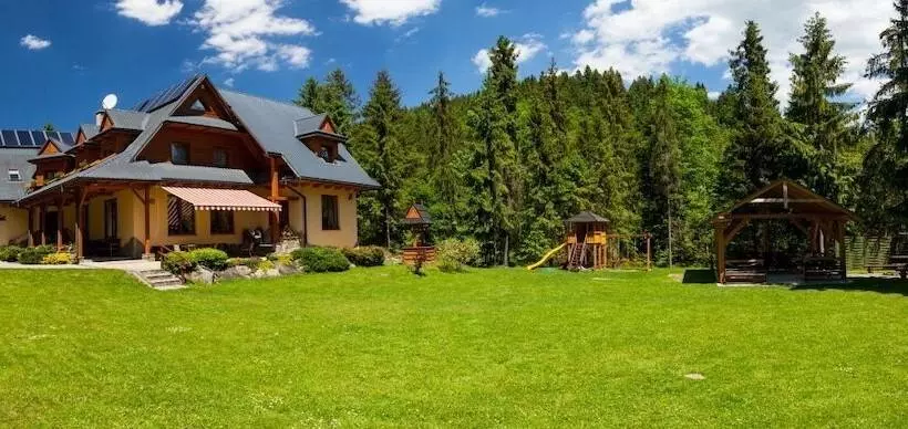 Majatalo Willa Zarębek