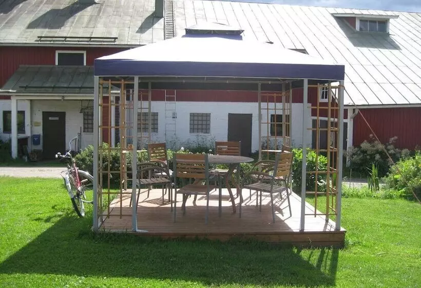Tuukkalan Tila B&b