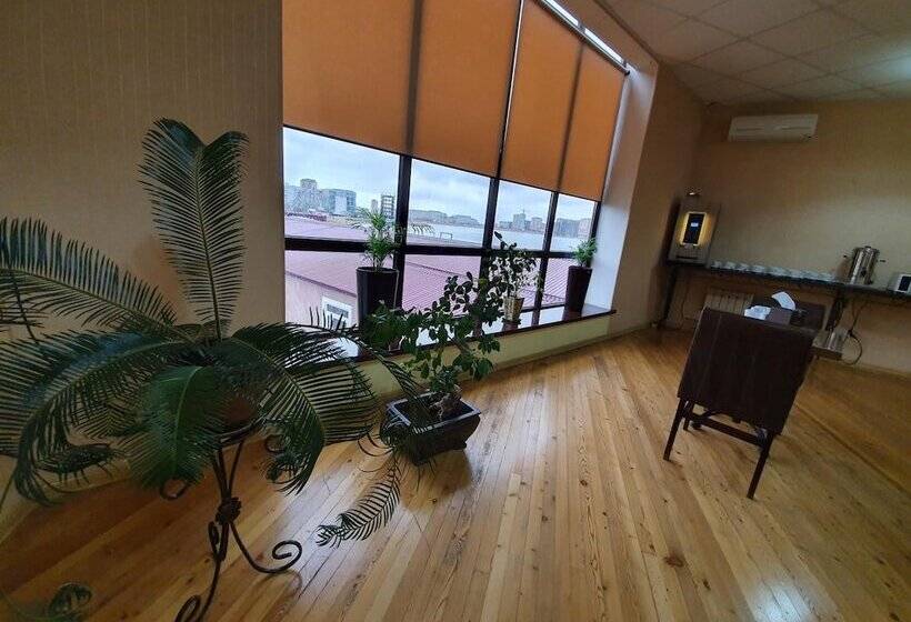 تختخواب و صبحانه Lord