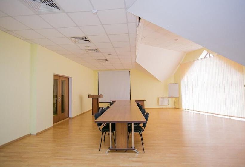 تختخواب و صبحانه Lord