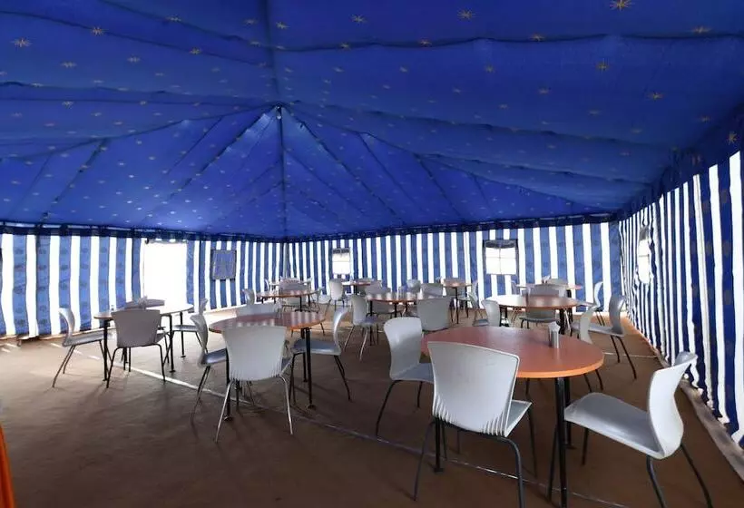 Hotelli Collection O 24960 Amigo Camps