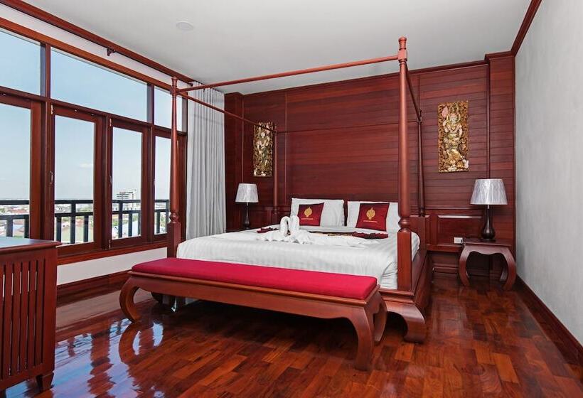 هتل Manorom Chateau