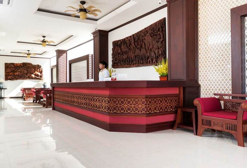 هتل Manorom Chateau