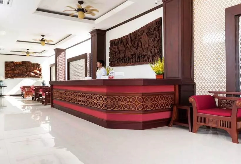هتل Manorom Chateau