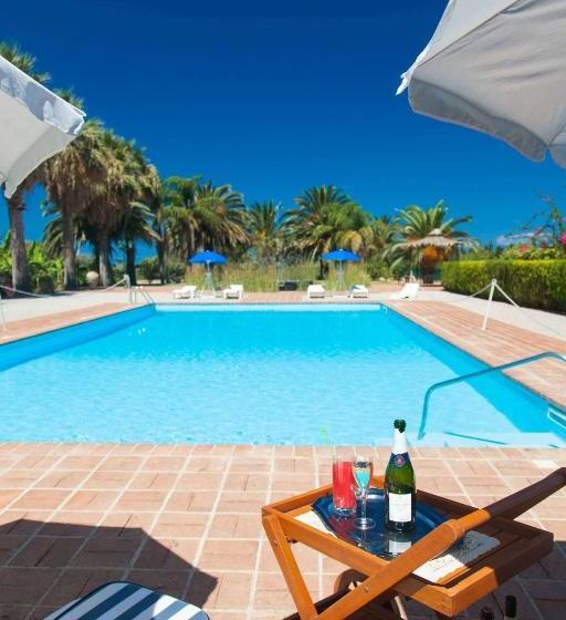 فندق ريفى Rosmarino Park