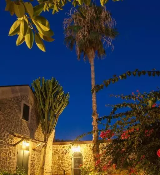 田舎風ホテル Rosmarino Park