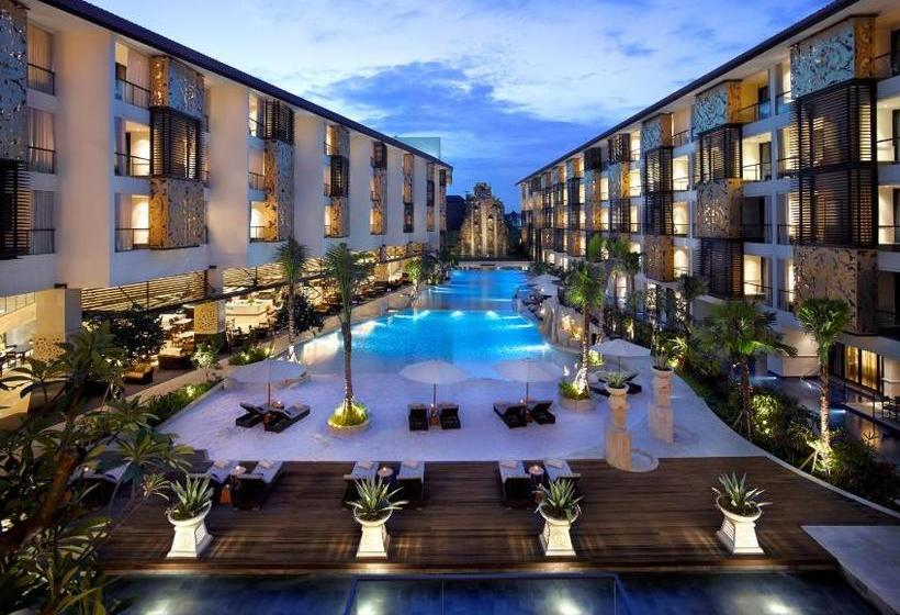 Отель The Trans Villa Bali