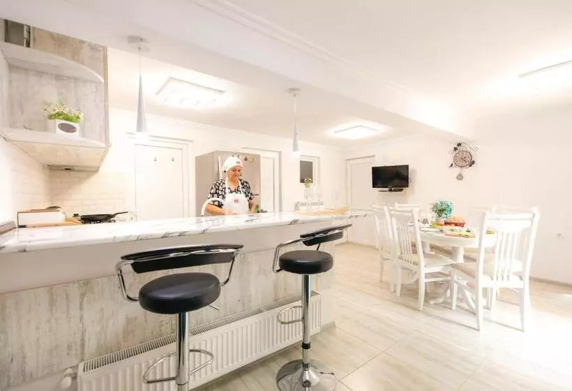 پانسیون Guest House   Mk