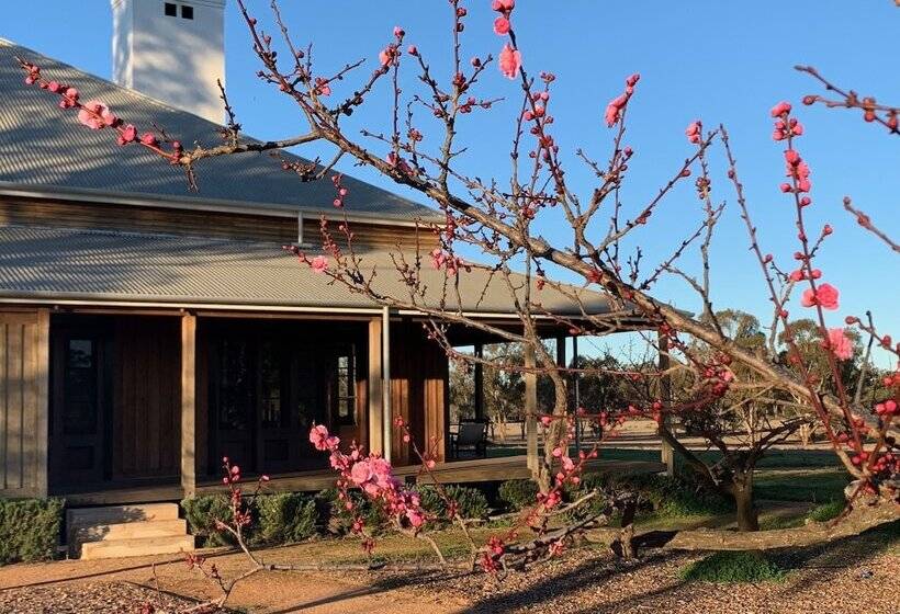 Yarrabandai Creek Homestead