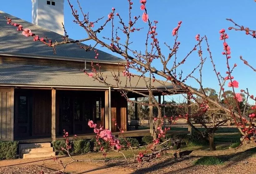 Yarrabandai Creek Homestead