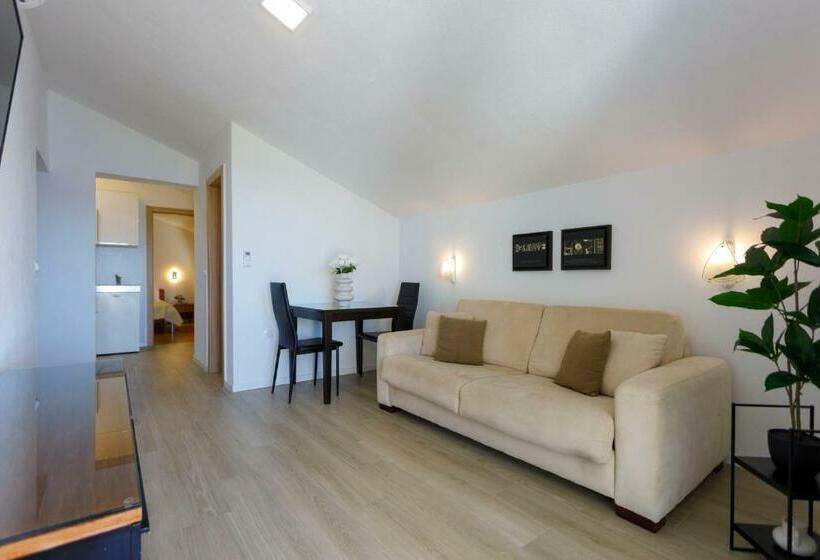 Apartments Beach Side Brela