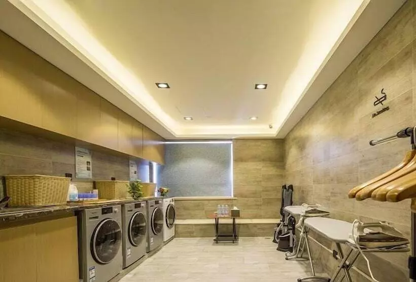 Atour Hotel Hangzhou Binjiang Binwen Road