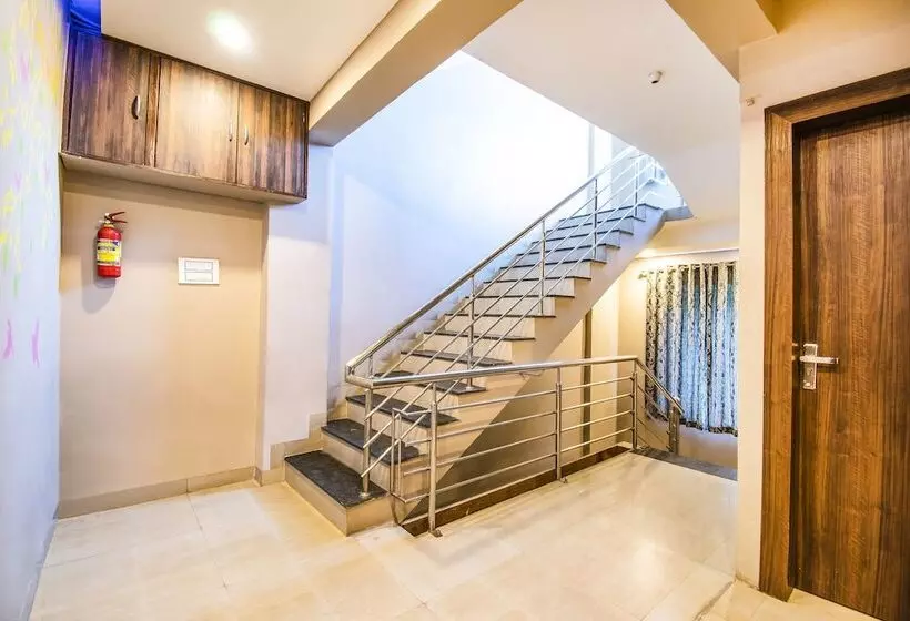 هتل Fabexpress Vijay Nagar Extention