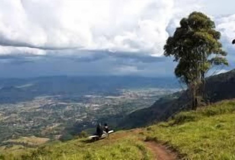 پانسیون Fair Hills Guest House