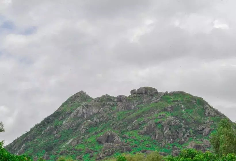 پانسیون Fair Hills Guest House