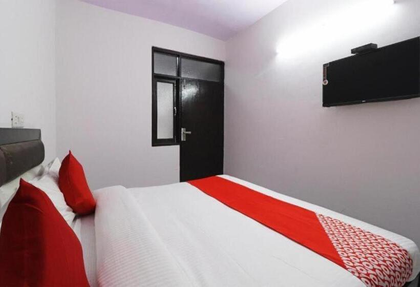 פנסיון Kastle Guest House