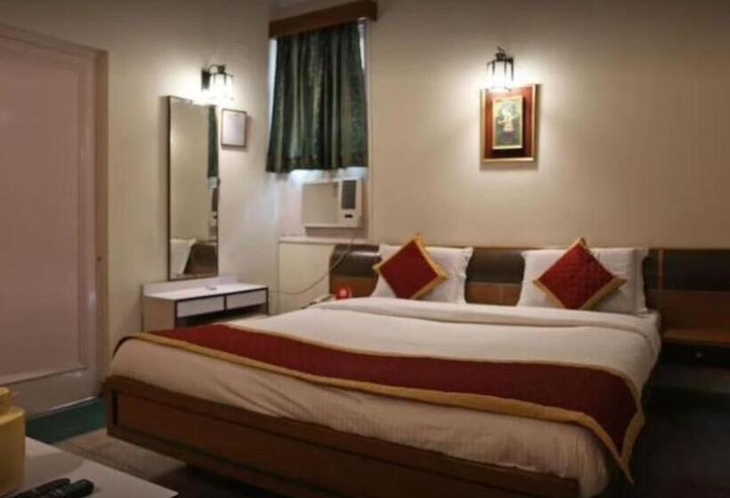 פנסיון Kastle Guest House