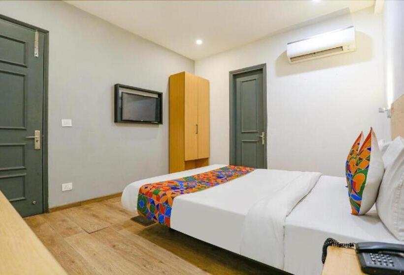 פנסיון Kastle Guest House