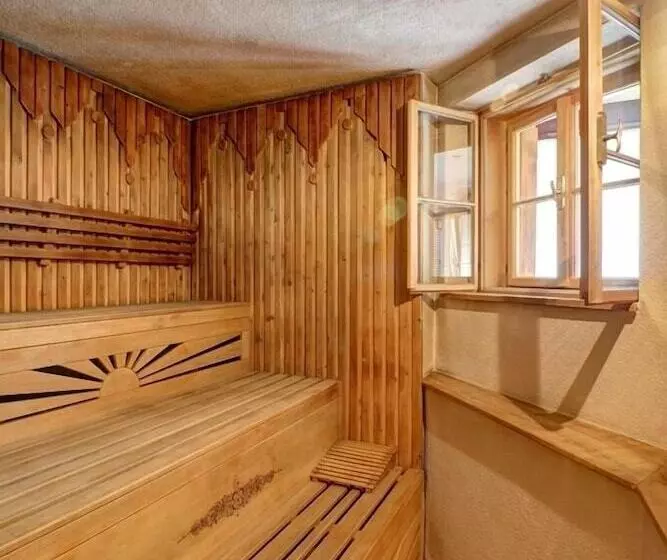 Majatalo Penzion Cosmopolitan Ii