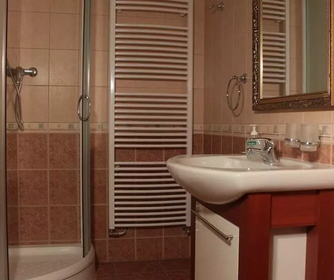 Majatalo Penzion Cosmopolitan Ii