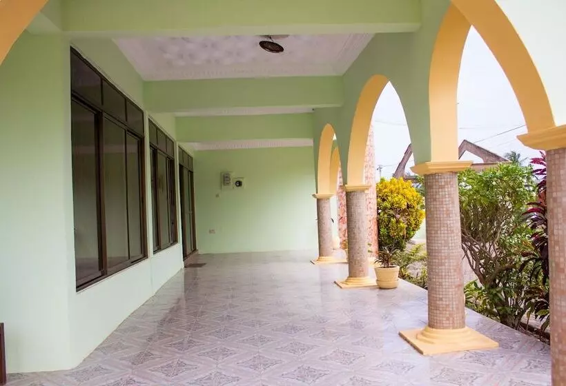 Aamiaismajoitus (B&B) Jayliz Lodge Tema