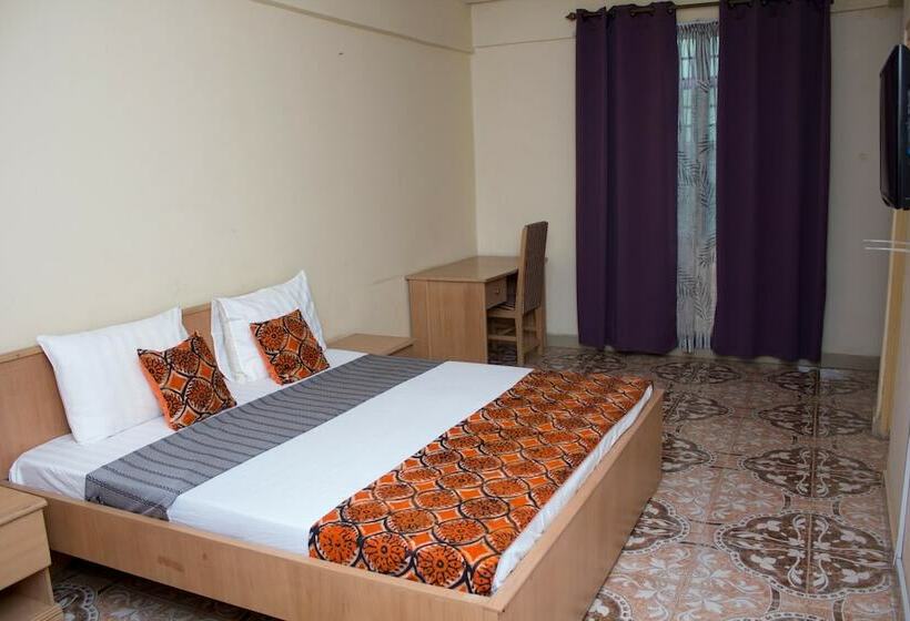Bed and Breakfast Jayliz Lodge Tema