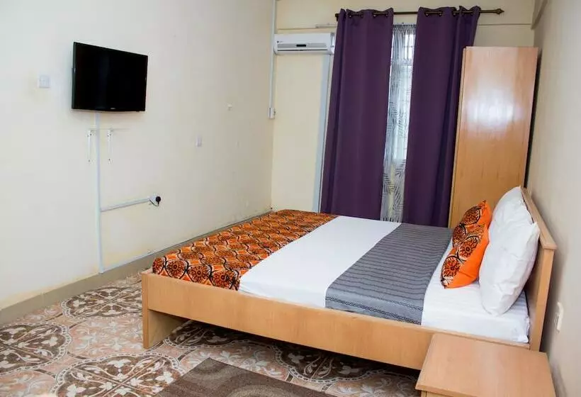 Aamiaismajoitus (B&B) Jayliz Lodge Tema