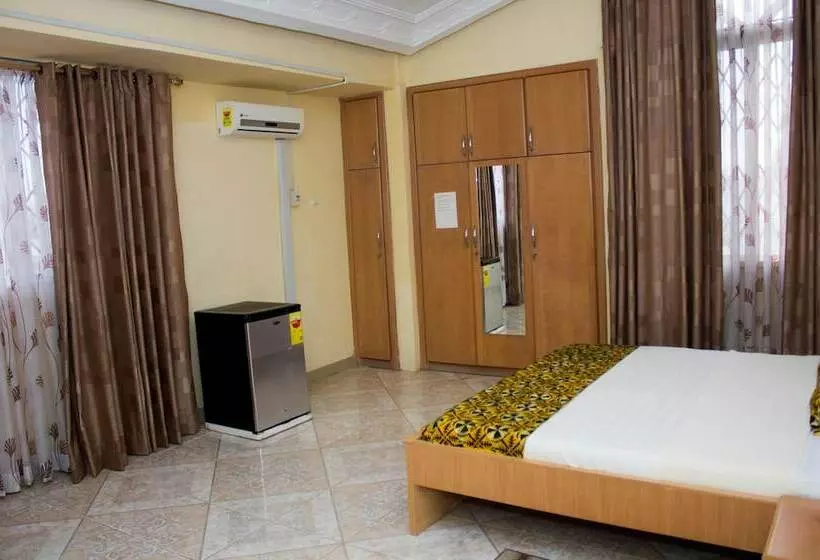 Aamiaismajoitus (B&B) Jayliz Lodge Tema