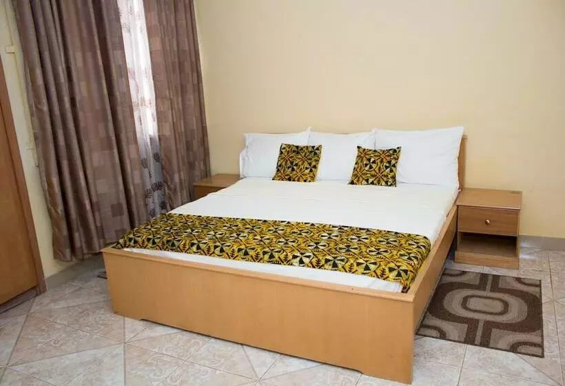 Aamiaismajoitus (B&B) Jayliz Lodge Tema