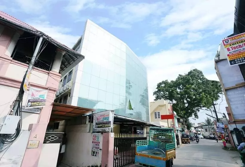 Hotelli Gamas Centre By Oyo Rooms