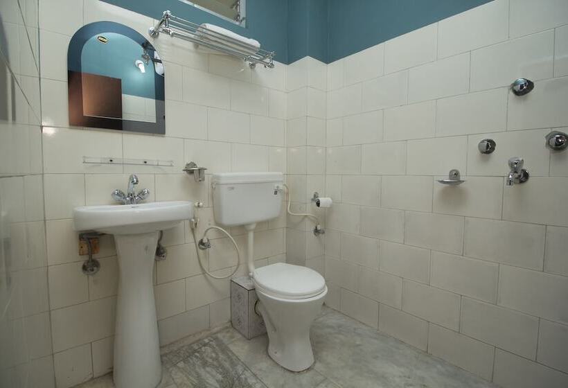 فندق Himadri Inn By Oyo Rooms