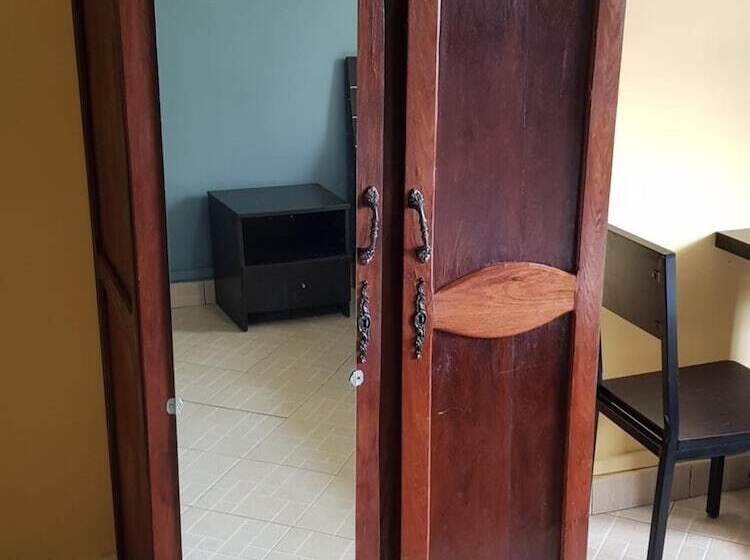 בית מלון כפרי Salama Hôtel Majunga