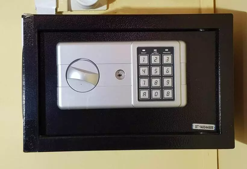 هتل Salama Hôtel Majunga