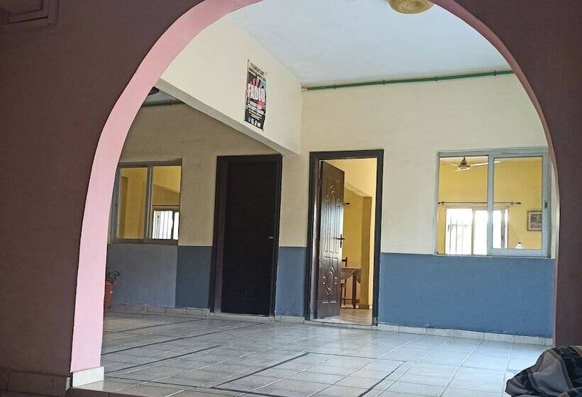 בית מלון כפרי Salama Hôtel Majunga