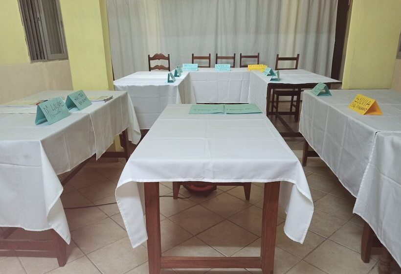 בית מלון כפרי Salama Hôtel Majunga