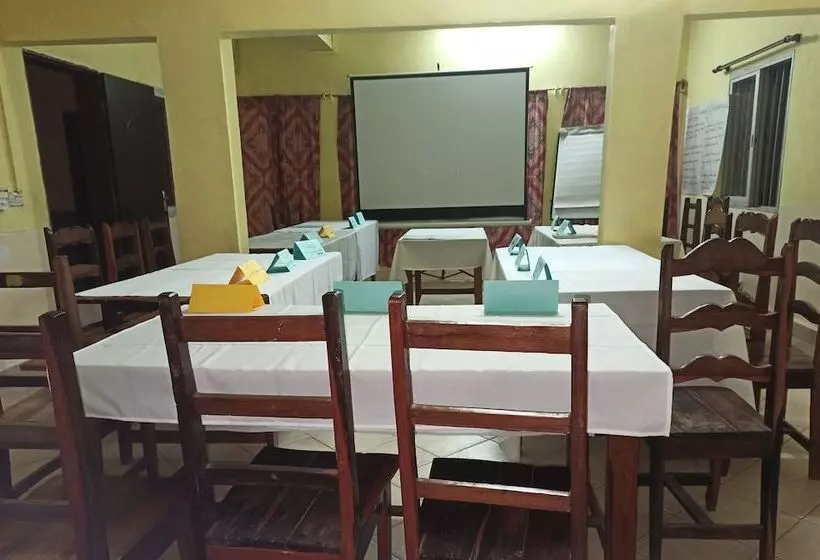 هتل Salama Hôtel Majunga