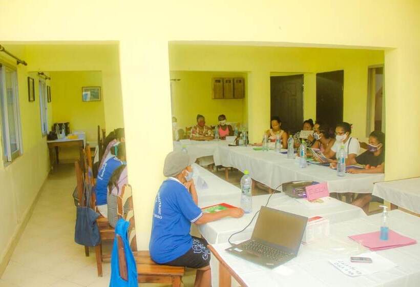 בית מלון כפרי Salama Hôtel Majunga